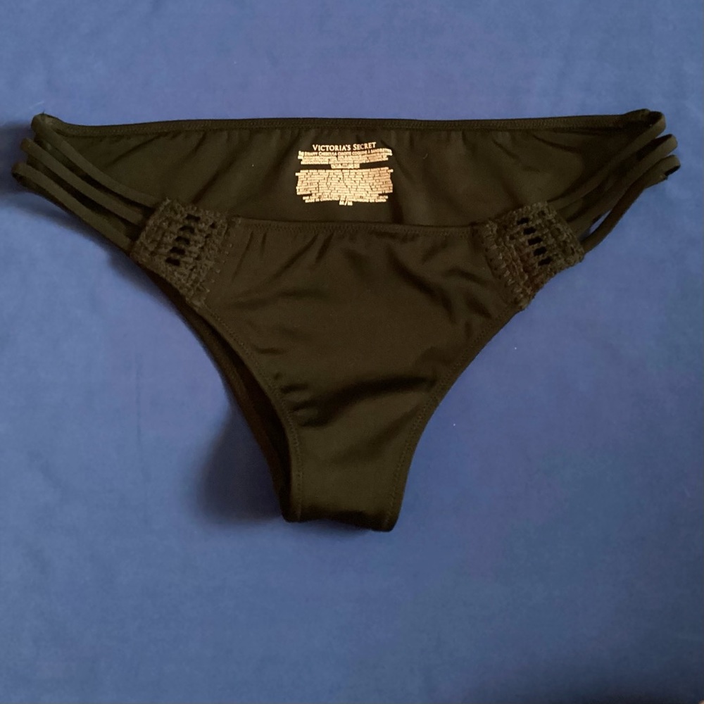 Victoria’s Secret Bathing Suit Bottom Size M